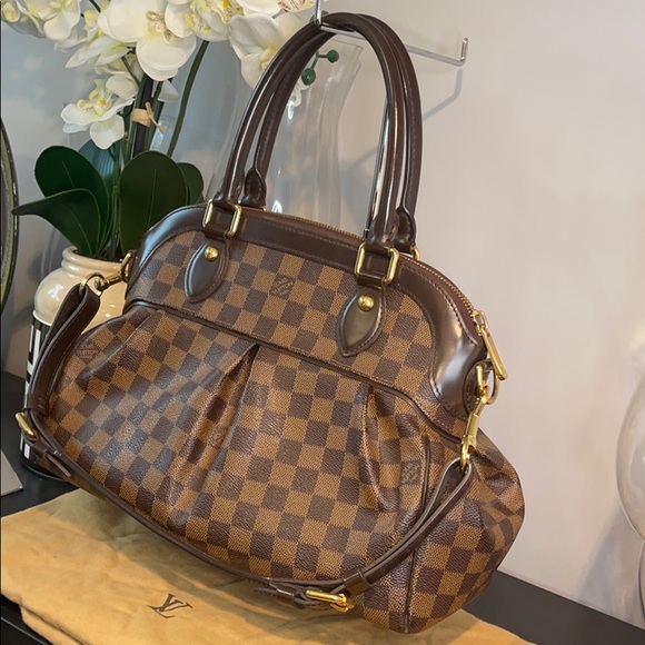Authentic Louis Vuitton Classic Trevi PM Bag - Picture 3 of 17